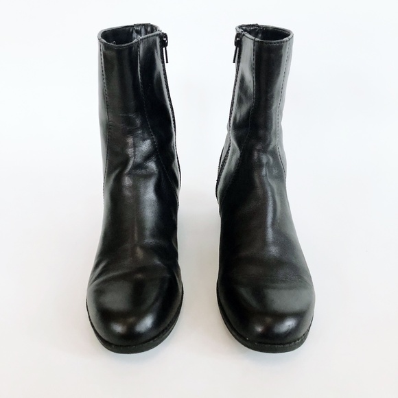 Stunning Retro Black Polished Leather Heeled Boots - Picture 5 of 6